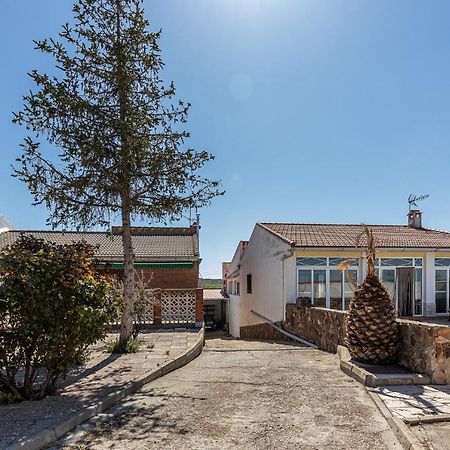 Waou Deluxe Cottage Titulcia Dış mekan fotoğraf
