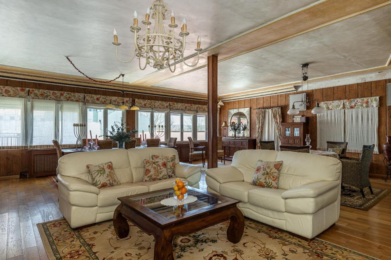 Waou Deluxe Cottage Titulcia Dış mekan fotoğraf