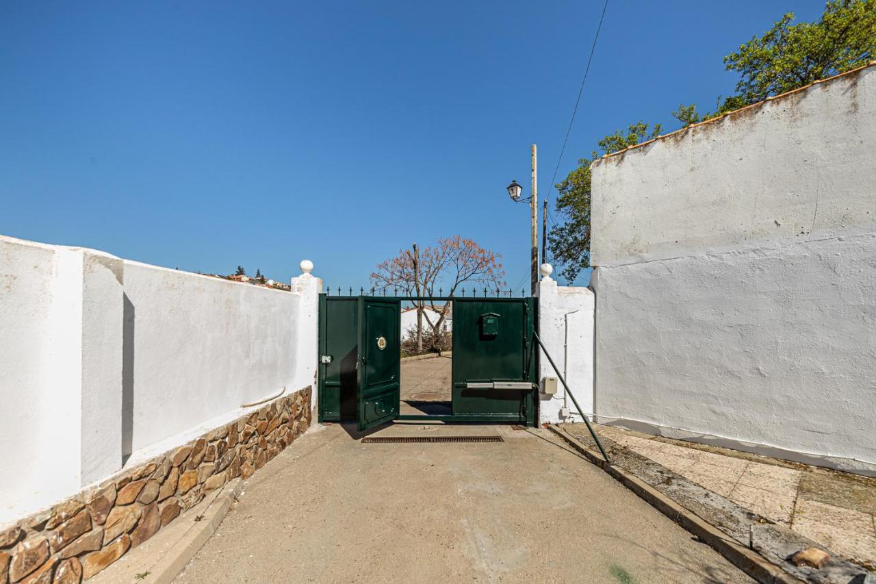 Waou Deluxe Cottage Titulcia Dış mekan fotoğraf