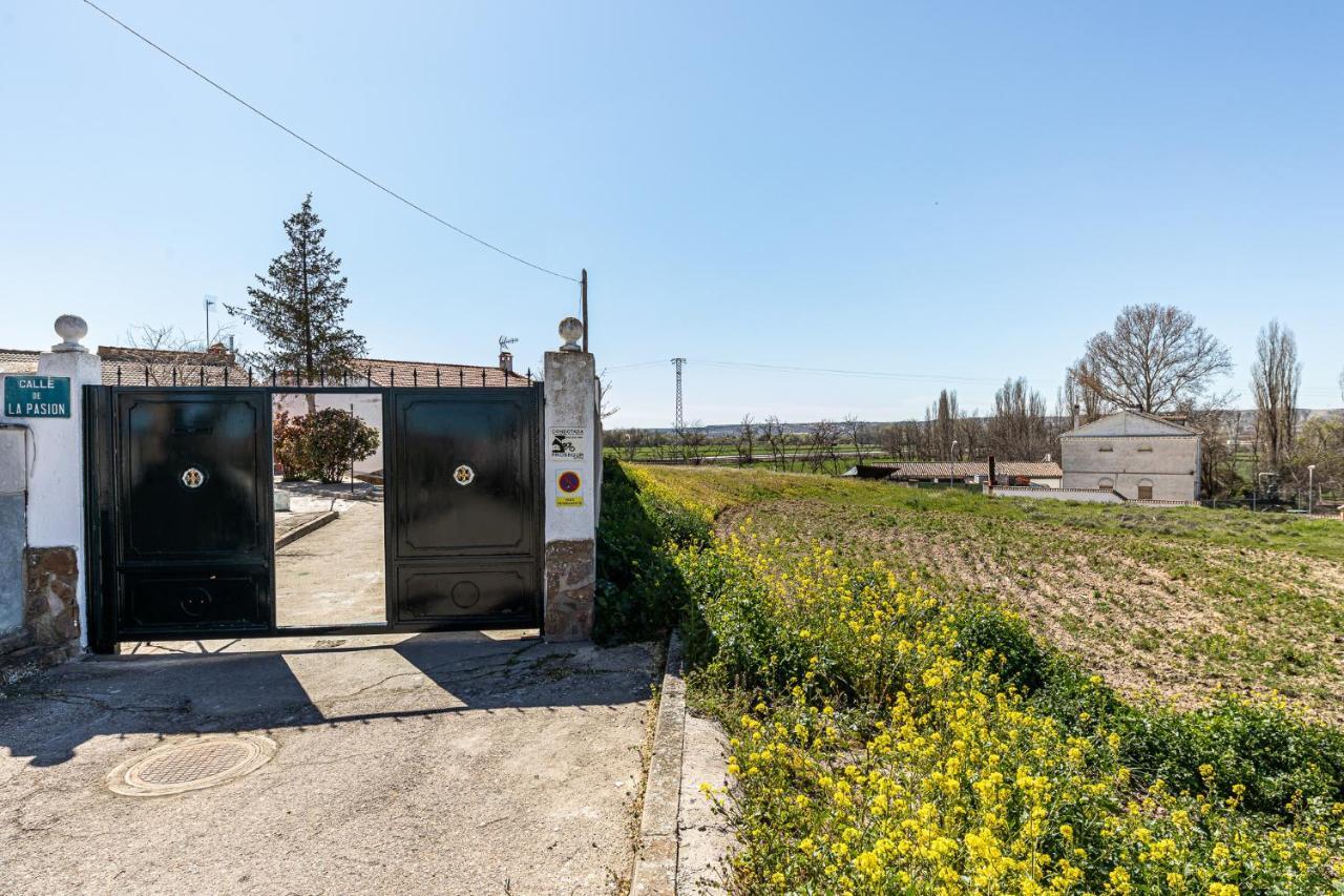 Waou Deluxe Cottage Titulcia Dış mekan fotoğraf